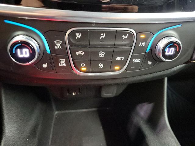 Photo of 2020 Blue Chevrolet Traverse