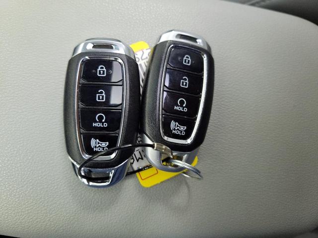 Photo of 2023 White Hyundai KONA