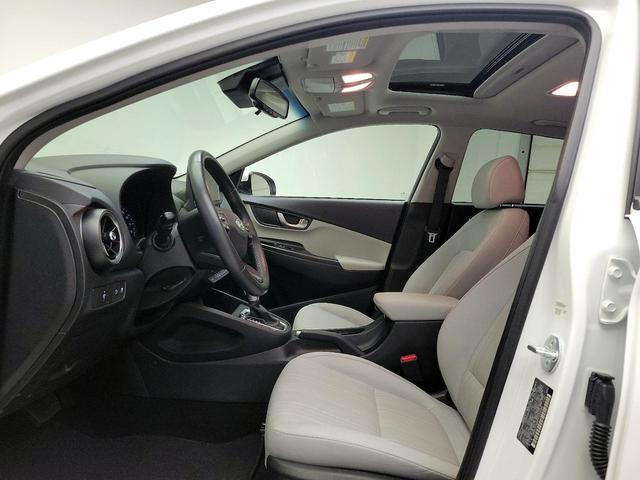 Photo of 2023 White Hyundai KONA