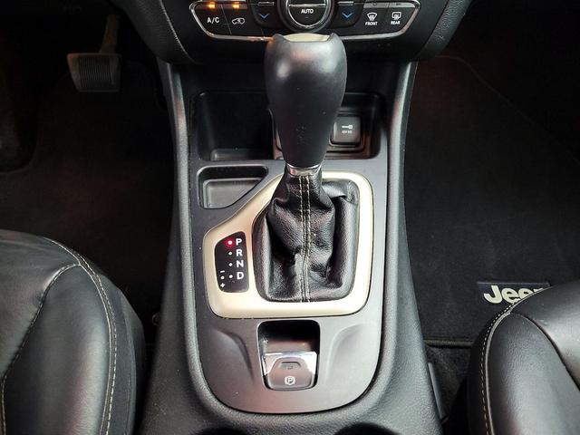 Photo of 2015 Silver Jeep Cherokee