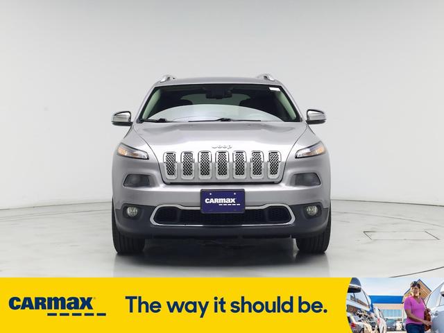 Photo of 2015 Silver Jeep Cherokee