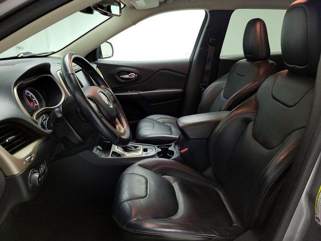 Photo of 2015 Silver Jeep Cherokee