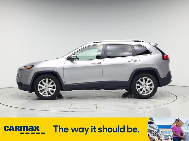 Photo of 2015 Silver Jeep Cherokee