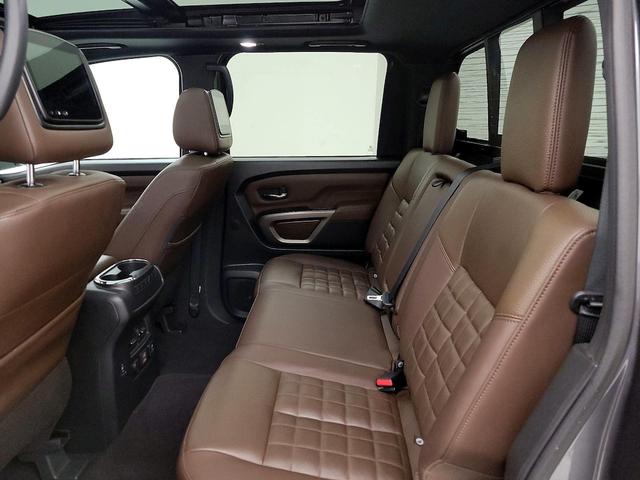 Photo of 2023 Gray Nissan Titan