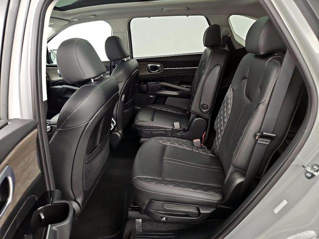 Photo of 2023 Gray Kia Sorento