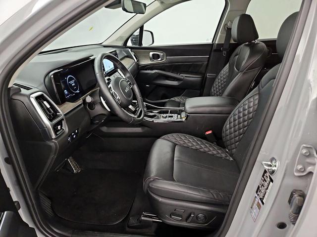 Photo of 2023 Gray Kia Sorento
