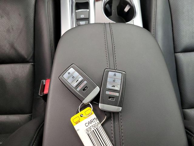 Photo of 2016 Black Acura TLX