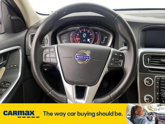 Photo of 2016 Blue Volvo V60