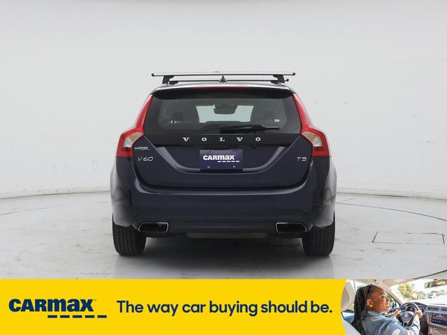 Photo of 2016 Blue Volvo V60