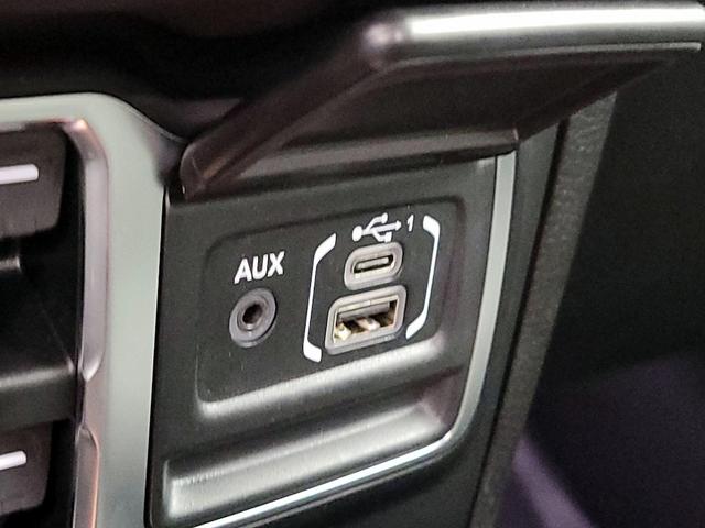 Photo of 2025 Gray Jeep Gladiator