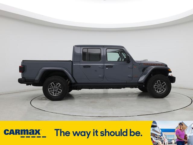 Photo of 2025 Gray Jeep Gladiator