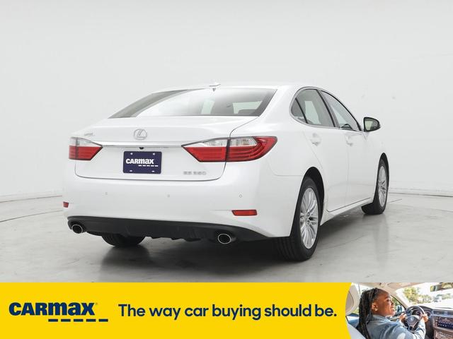 Photo of 2014 White Lexus ES 350