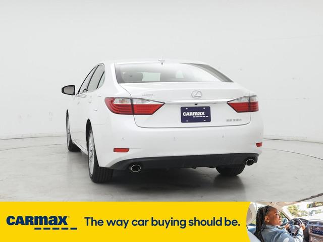 Photo of 2014 White Lexus ES 350