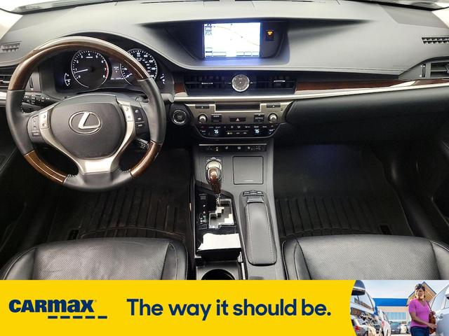 Photo of 2014 White Lexus ES 350