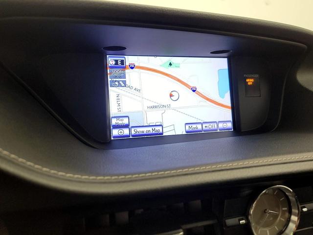 Photo of 2014 White Lexus ES 350