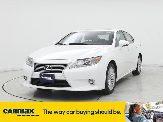 Photo of 2014 White Lexus ES 350
