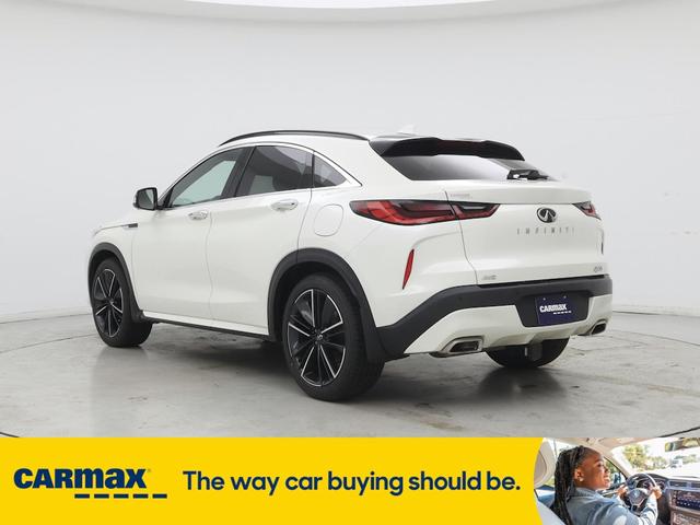 Photo of 2022 White INFINITI QX55
