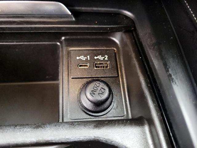 Photo of 2022 White INFINITI QX55