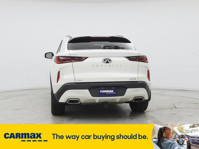 Photo of 2022 White INFINITI QX55