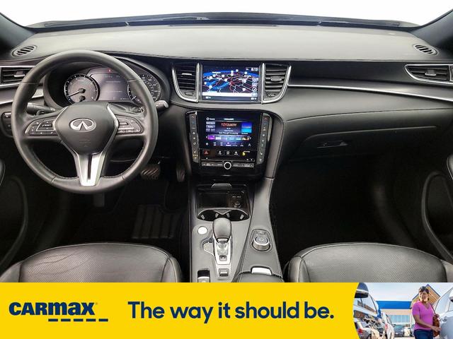 Photo of 2022 White INFINITI QX55