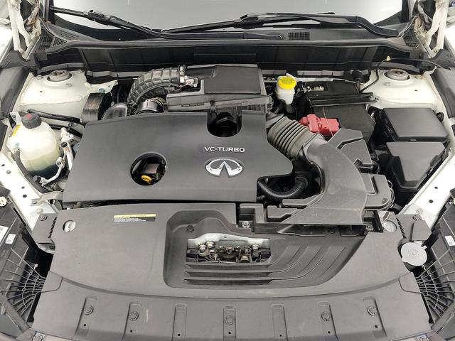 Photo of 2022 White INFINITI QX55