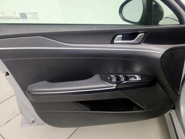 Photo of 2022 Gray Kia K5
