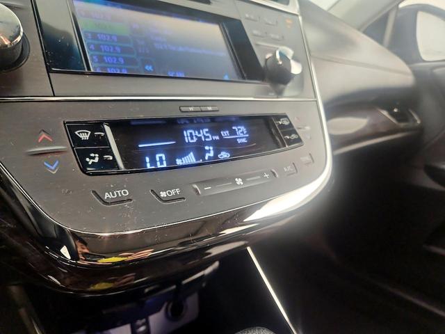 Photo of 2014 Burgundy Toyota Avalon