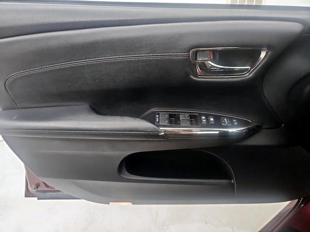 Photo of 2014 Burgundy Toyota Avalon
