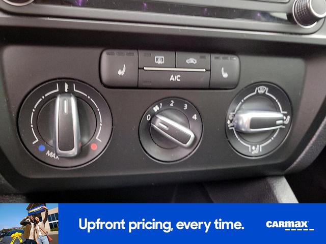 Photo of 2017 Gray Volkswagen Jetta