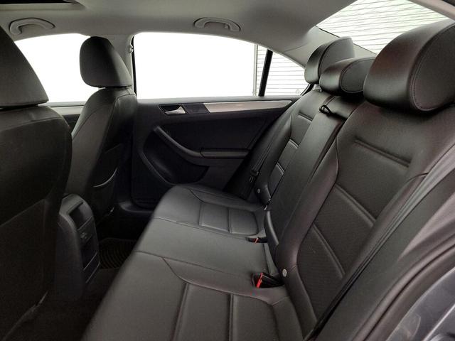 Photo of 2017 Gray Volkswagen Jetta