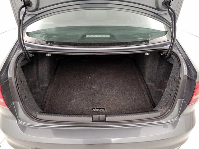Photo of 2017 Gray Volkswagen Jetta