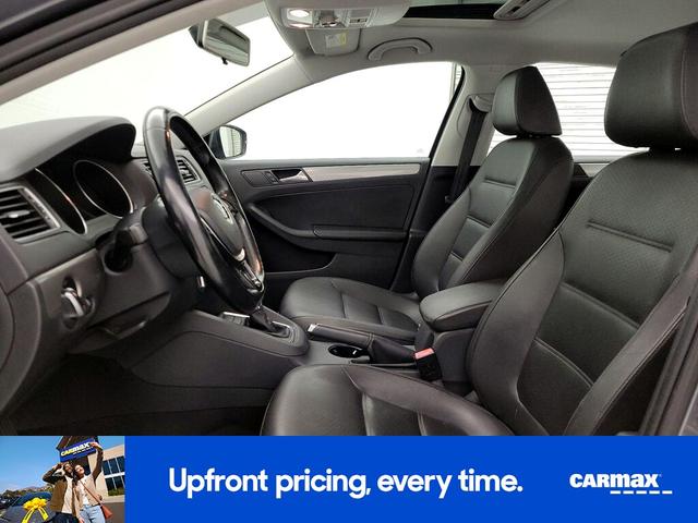 Photo of 2017 Gray Volkswagen Jetta