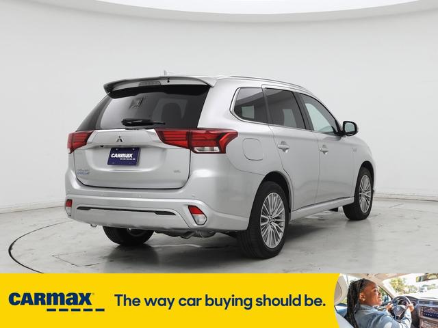 Photo of 2022 Silver Mitsubishi Outlander PHEV