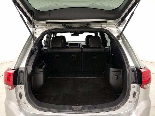 Photo of 2022 Silver Mitsubishi Outlander PHEV