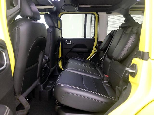 Photo of 2022 Yellow Jeep Wrangler Unlimited 4xe