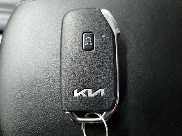 Photo of 2023 Gray Kia Seltos