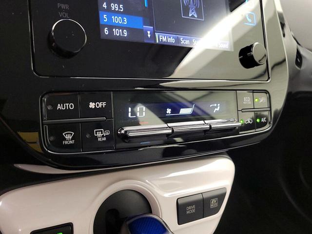Photo of 2017 Gray Toyota Prius