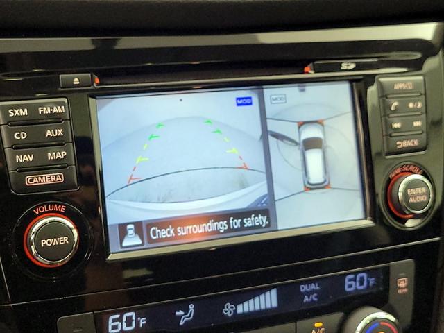 Photo of 2017 White Nissan Rogue