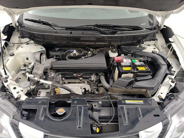 Photo of 2017 White Nissan Rogue