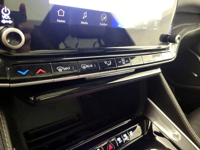 Photo of 2022 Silver Jeep Wagoneer