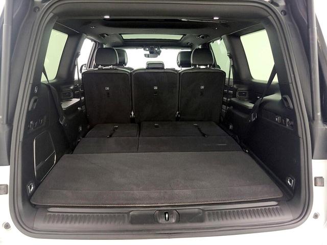 Photo of 2022 Silver Jeep Wagoneer