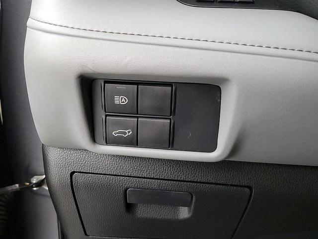 Photo of 2021 Gray Toyota Highlander