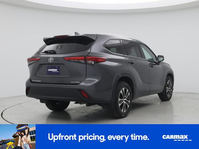 Photo of 2021 Gray Toyota Highlander