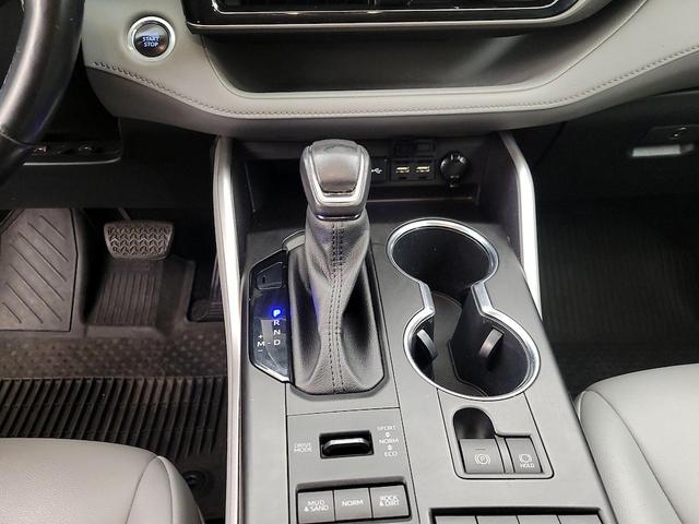 Photo of 2021 Gray Toyota Highlander