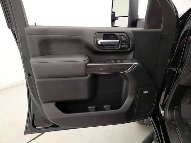 Photo of 2022 Black Chevrolet Silverado 2500
