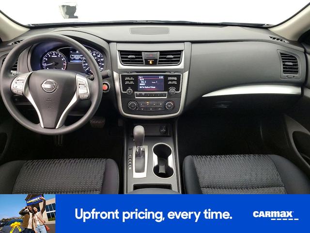 Photo of 2016 Silver Nissan Altima