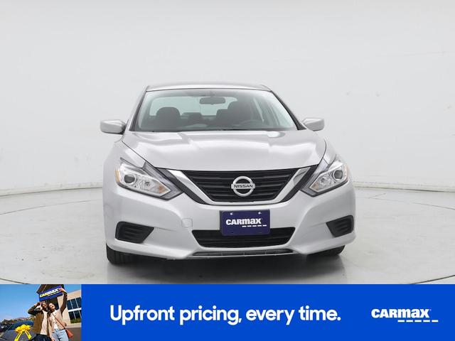 Photo of 2016 Silver Nissan Altima