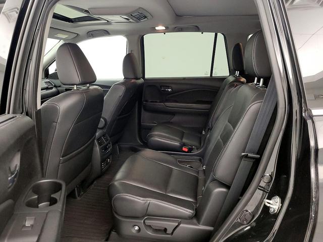 Photo of 2017 Black Honda Pilot