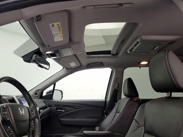 Photo of 2017 Black Honda Pilot