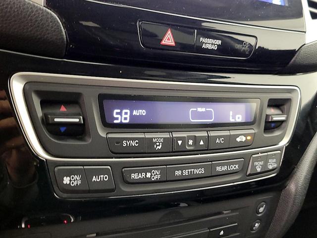 Photo of 2017 Black Honda Pilot